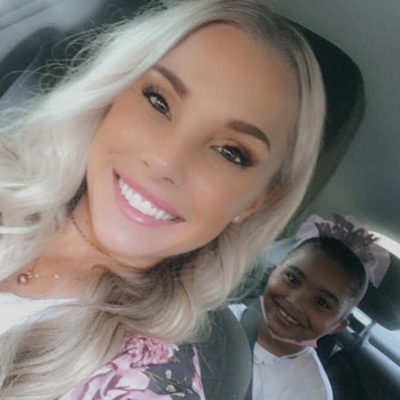 Meet your Posher, Taylor - Picture 1 of 1